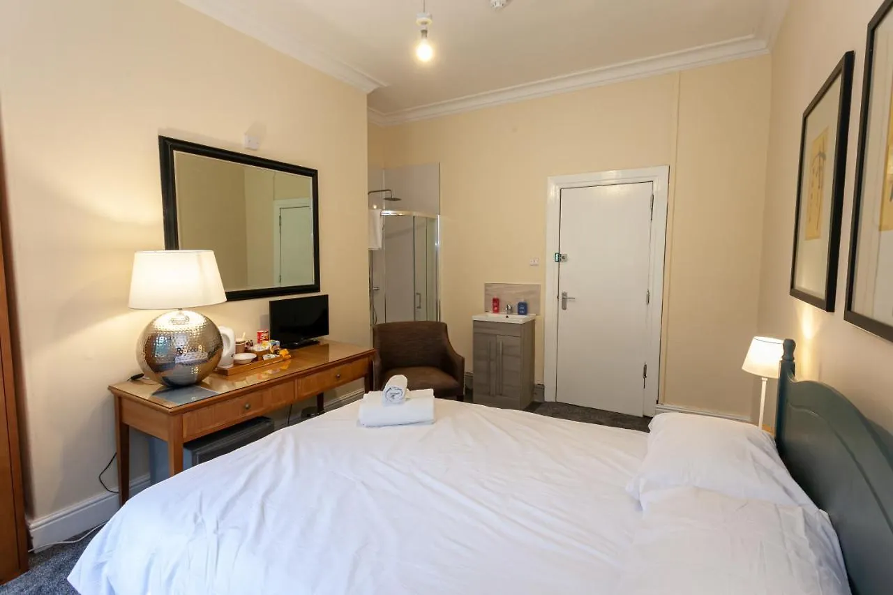 Townhouse No 12 Hotel Huddersfield 3*,